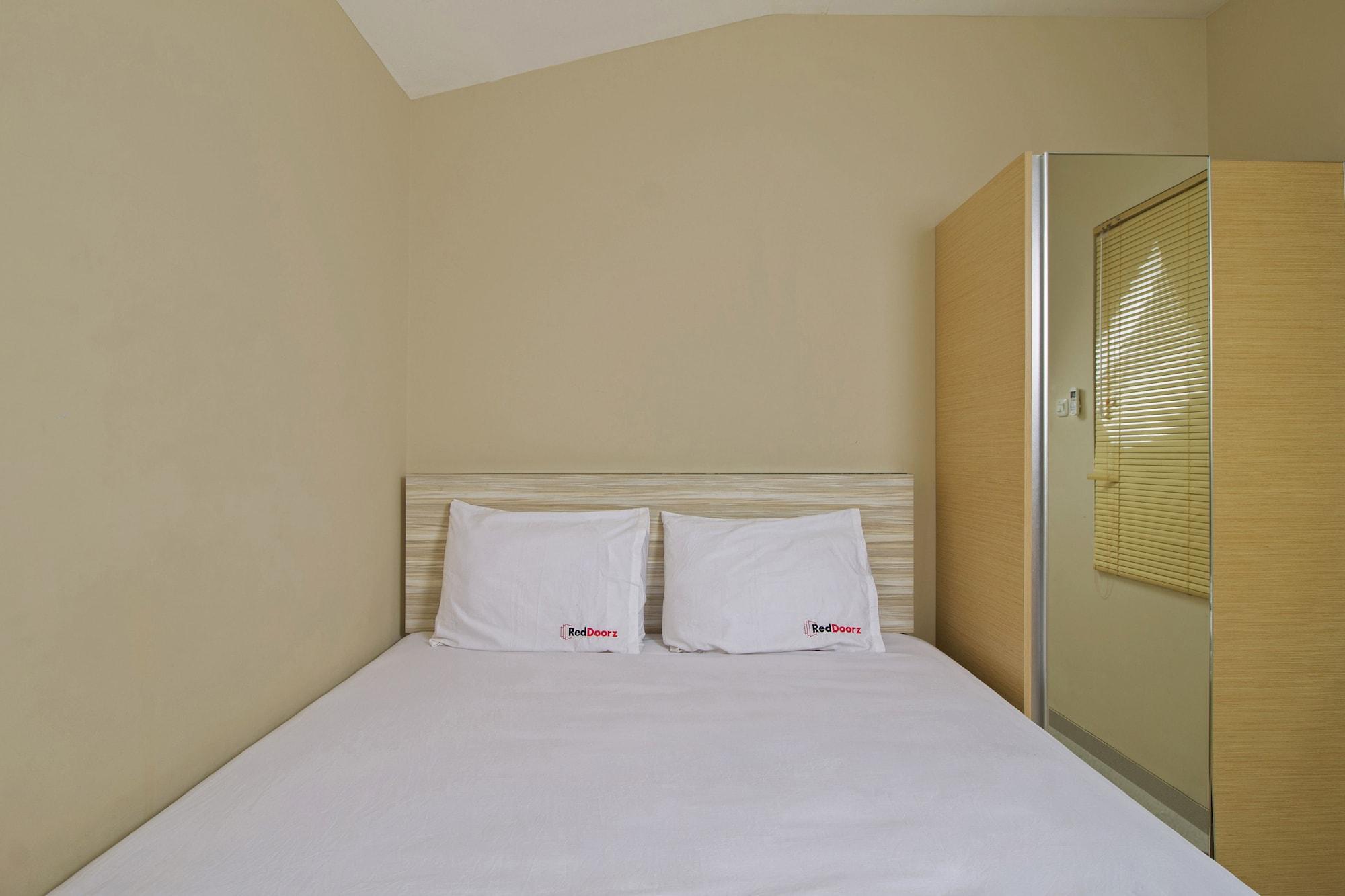 Reddoorz Plus @ Setiabudi Tengah Jakarta Exterior photo