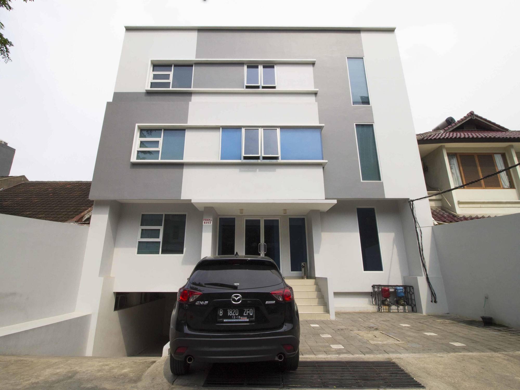 Reddoorz Plus @ Setiabudi Tengah Jakarta Exterior photo